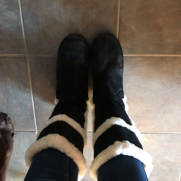 MICHEAL KORS UGG TYPE BOOTS - Picture 2 of 2